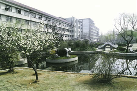 扬州大学图片