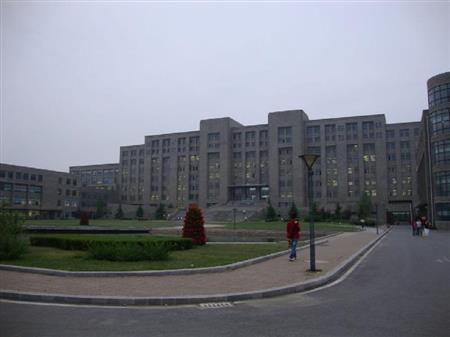 大连工业大学校园图片_大学图片2