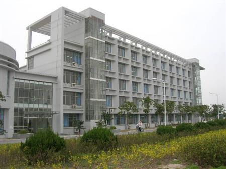 上海金融学院校园图片_大学图片3