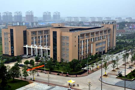 武汉科技大学校园图片_大学图片3