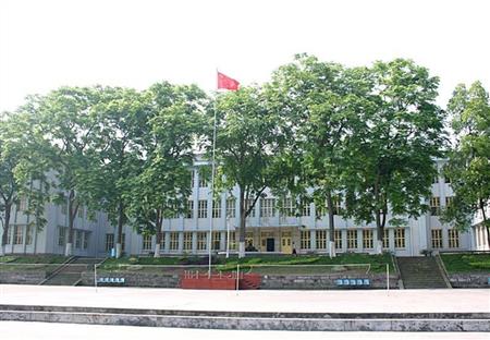 重庆综合类大学选择重庆三峡职院好还是选择重庆水利电力职院好？