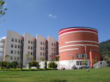 保山学院校园图片_大学图片3