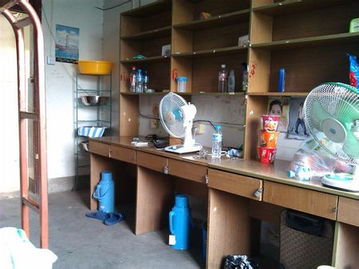 安徽工业大学宿舍图片_寝室图片15